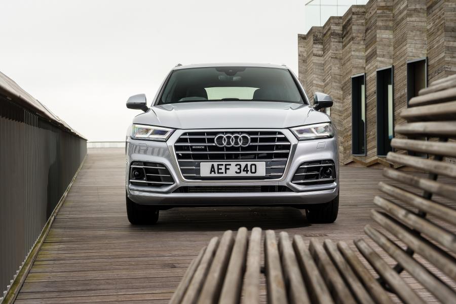  Audi Q5 TFSI Quattro S-Line 2017 года  (UK) (фото 29 из 40)